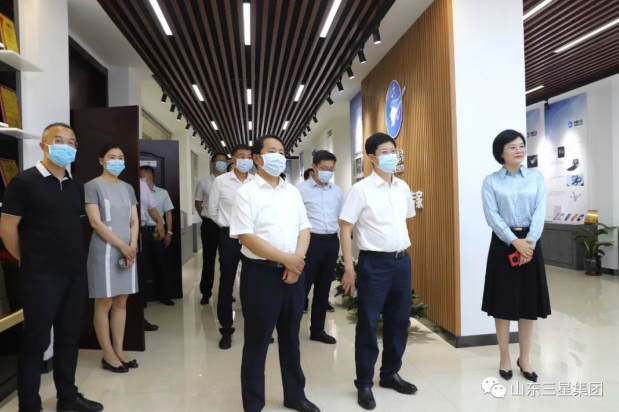 省工商聯(lián)副主席、省總商會(huì)副會(huì)長郭建禮來山東三星集團(tuán)調(diào)研