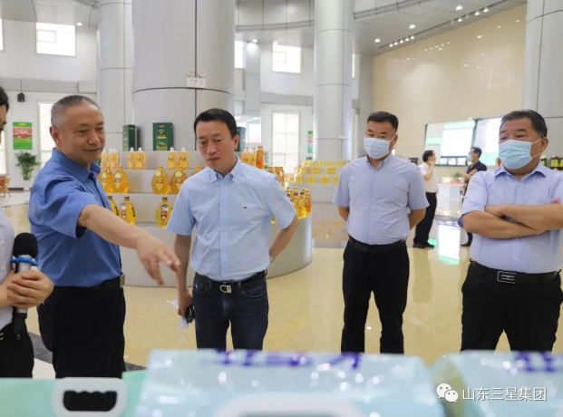黑龍江省齊齊哈爾市糧食局黨組書(shū)記、局長(zhǎng)周建宇來(lái)山東三星集團(tuán)參觀調(diào)研