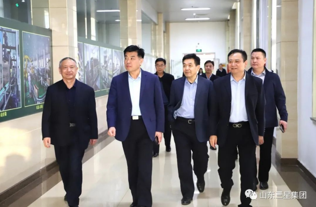 鄒平市副市長(zhǎng)、市公安局黨委書記、局長(zhǎng)張?jiān)缓Ｒ恍械缴綎|三星集團(tuán)參觀調(diào)研
