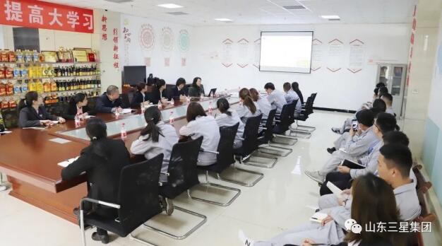 中國糧油學(xué)會知名油脂專家、河南工業(yè)大學(xué)教授劉玉蘭受邀來山東三星集團作專題講座